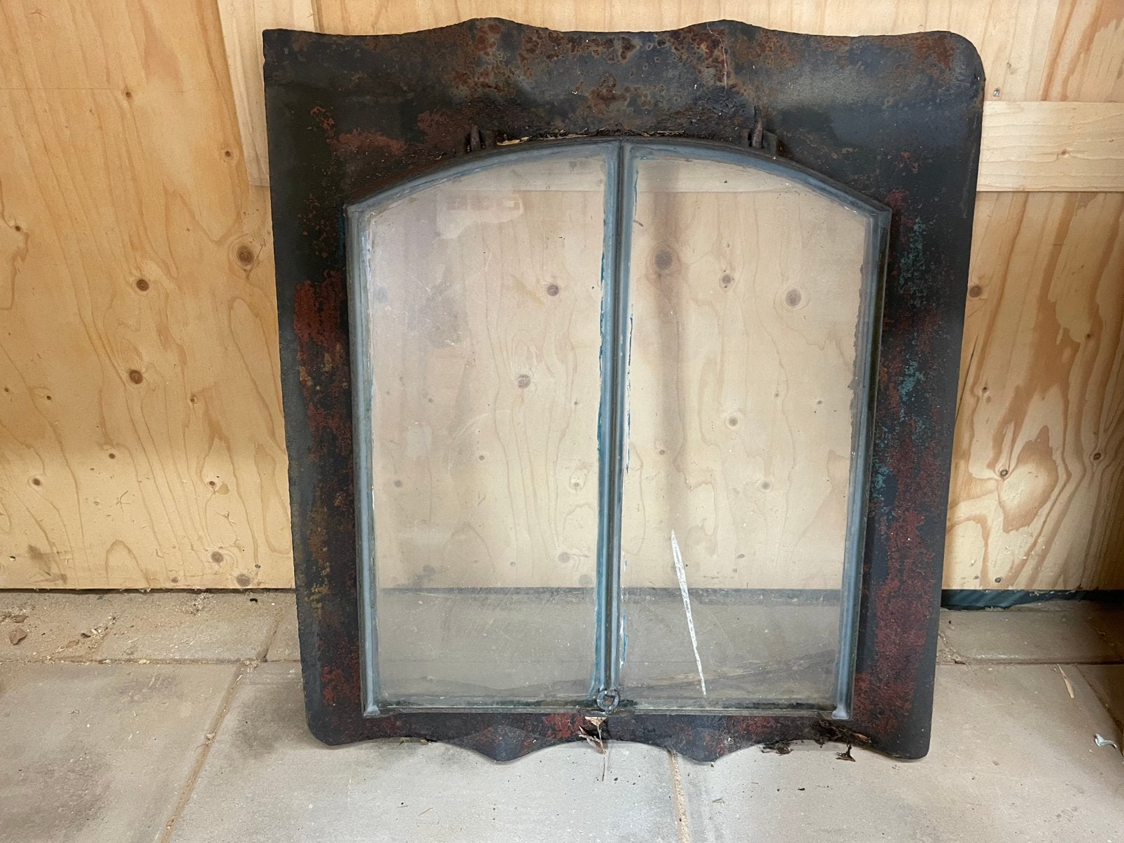 Dakraam gietijzer oude holle 66 x 71 cm, Ophalen