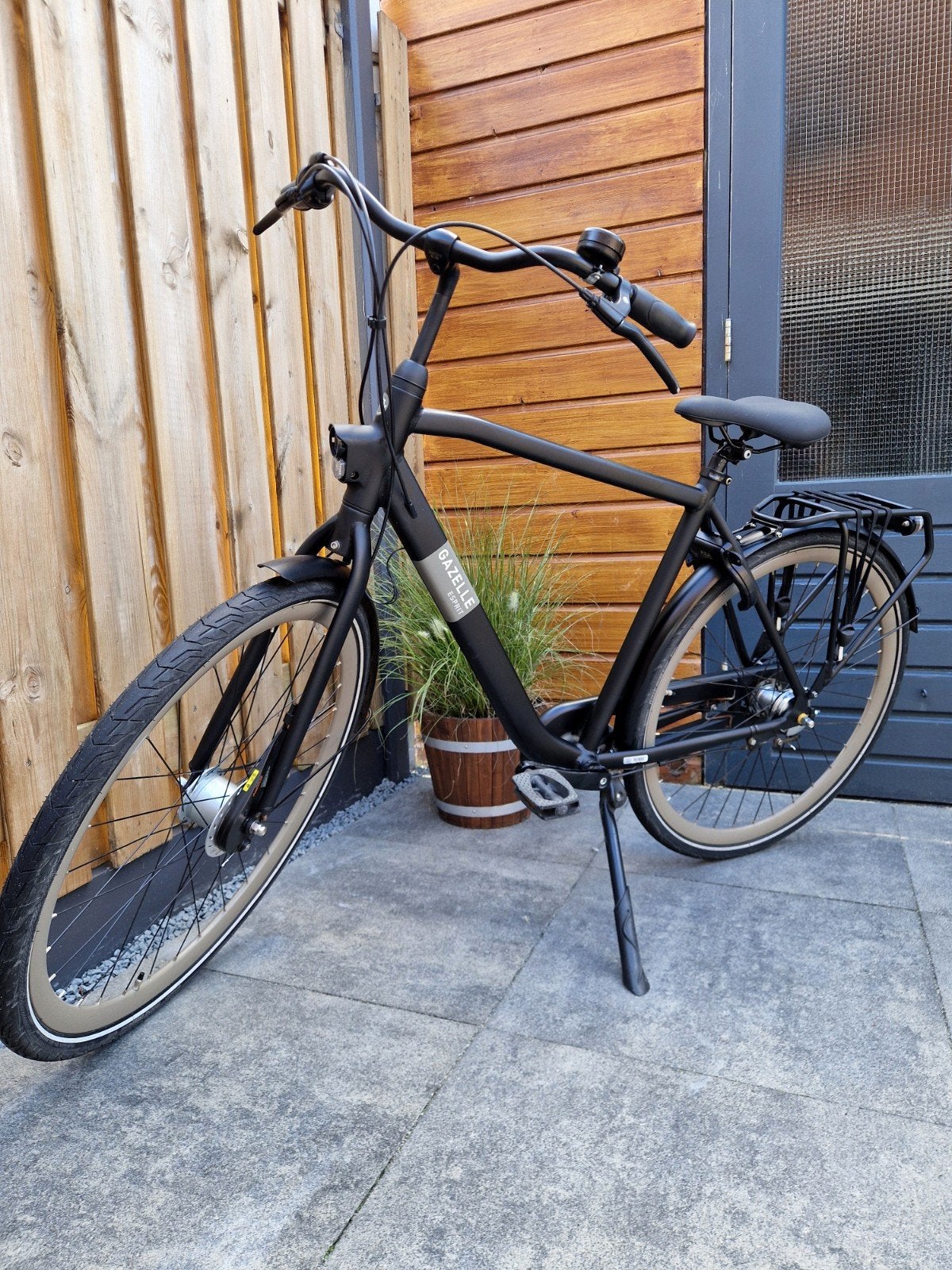 Zeer nette Gazelle Esprit H54 zwart 28inch, Ophalen, Zo goed als nieuw, 26 inch of meer, Versnellingen