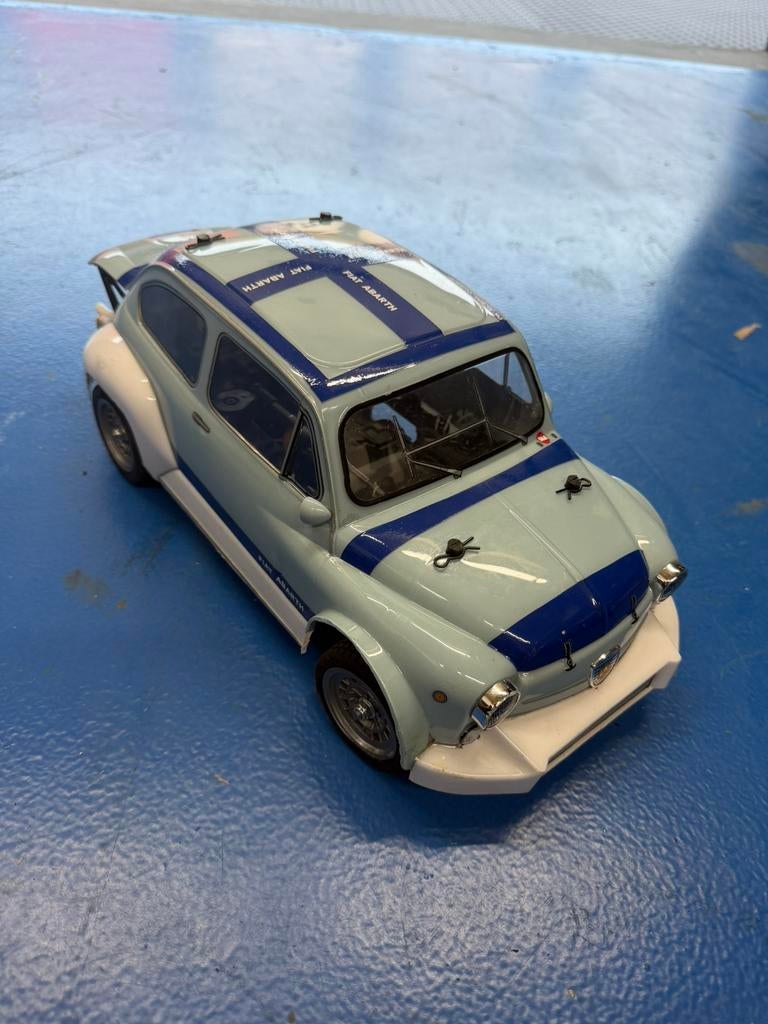 Tamiya mb-01 fiat abarth, Ophalen of Verzenden, Zo goed als nieuw, Elektro, Auto onroad