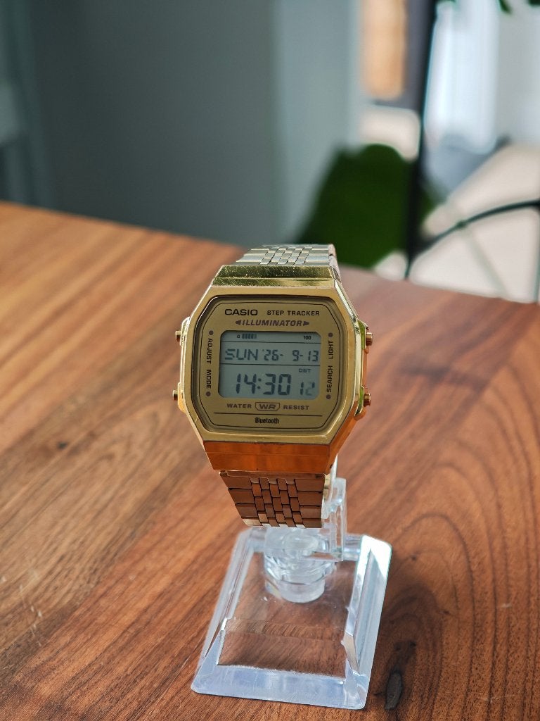 Casio ABL-100WEG-9AEF (goud kleur), Gebruikt, Ophalen of Verzenden, Waterdicht, Android