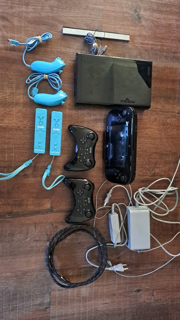 Nintendo wii u, Spelcomputers en Games, Spelcomputers | Nintendo Wii U, Ophalen, Gebruikt, Met 3 controllers of meer