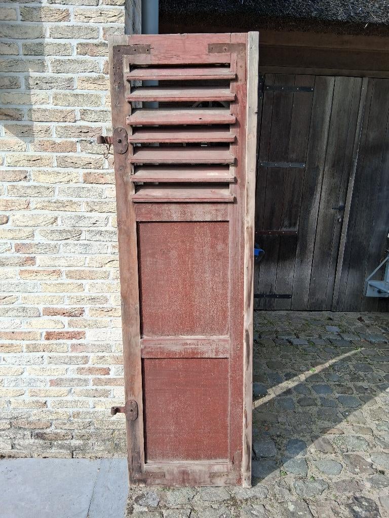 Antieke houten louvre deur als decoratie, Ophalen