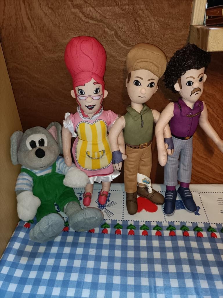 Julianatoren knuffels: mevrouw Suikerspin,Jul de Muis,boeven, Ophalen of Verzenden, Zo goed als nieuw, Overige typen