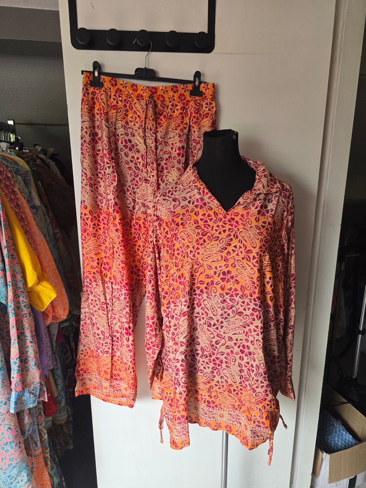 Zomers dames broekpak set nieuw, Ophalen of Verzenden, Nieuw, Maat 38/40 (M), Overige kleuren