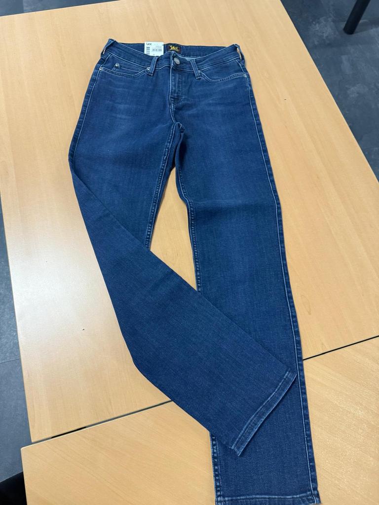 Lee classic straight, Ophalen of Verzenden, Zo goed als nieuw, Blauw, W28 - W29 (confectie 36)