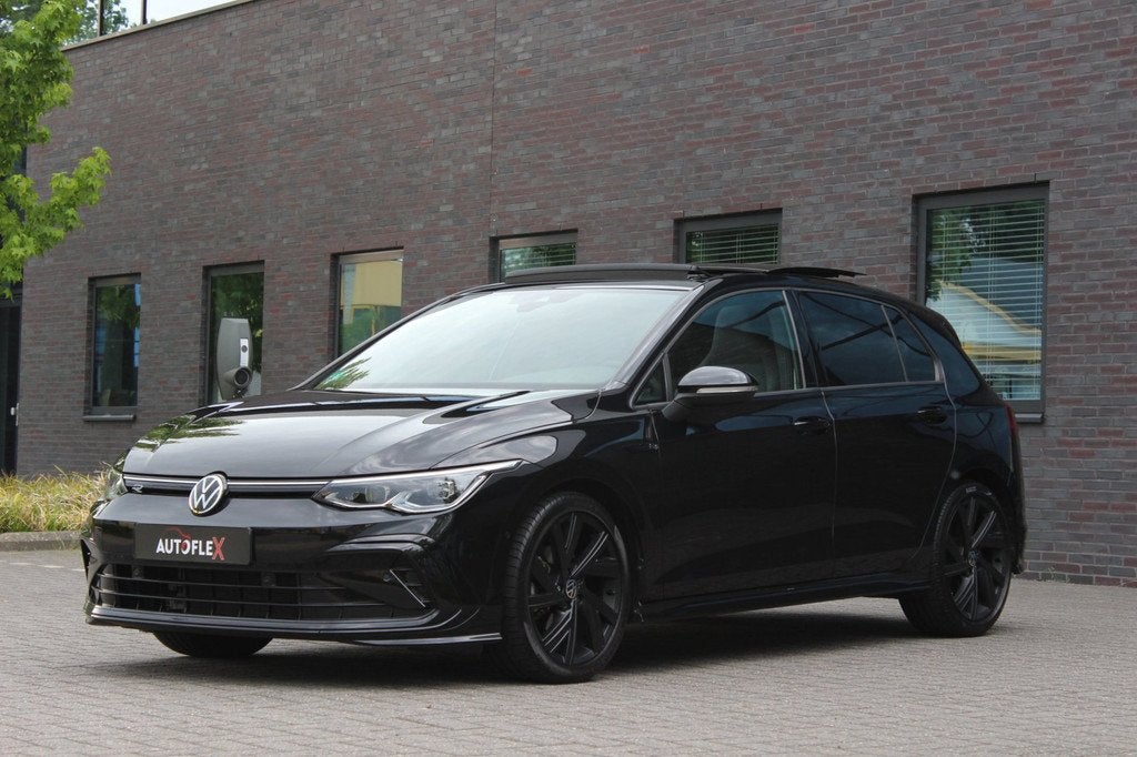 Volkswagen Golf 1.5 eTSI R-Line pano / IQ light, Auto's, Volkswagen, Automatische klimaatregeling, 4 cilinders, 150 pk, Zwart