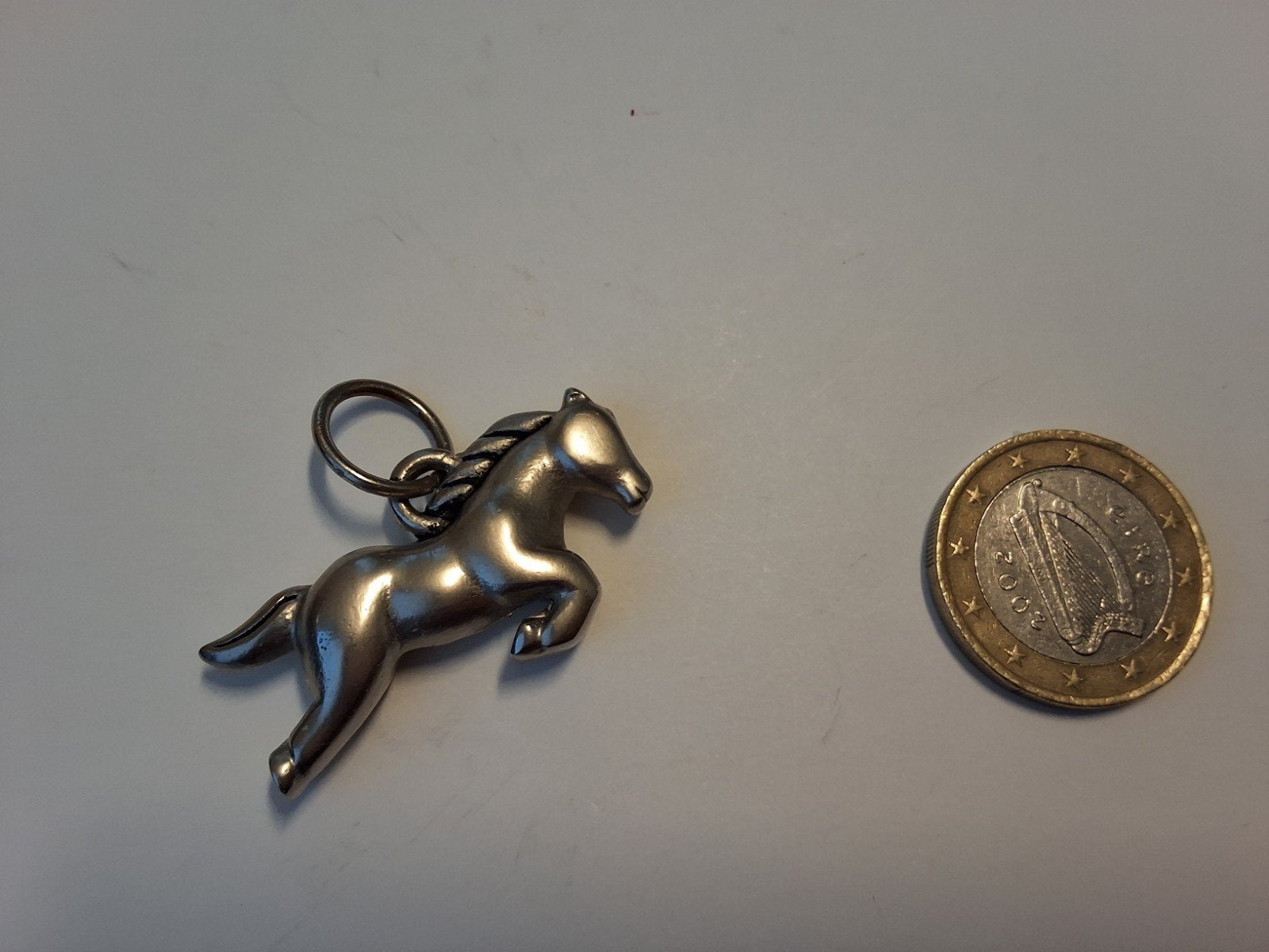 Prachtige zilverkleurige hanger springend paard, Overige materialen, Gebruikt, Ophalen of Verzenden, Zilver