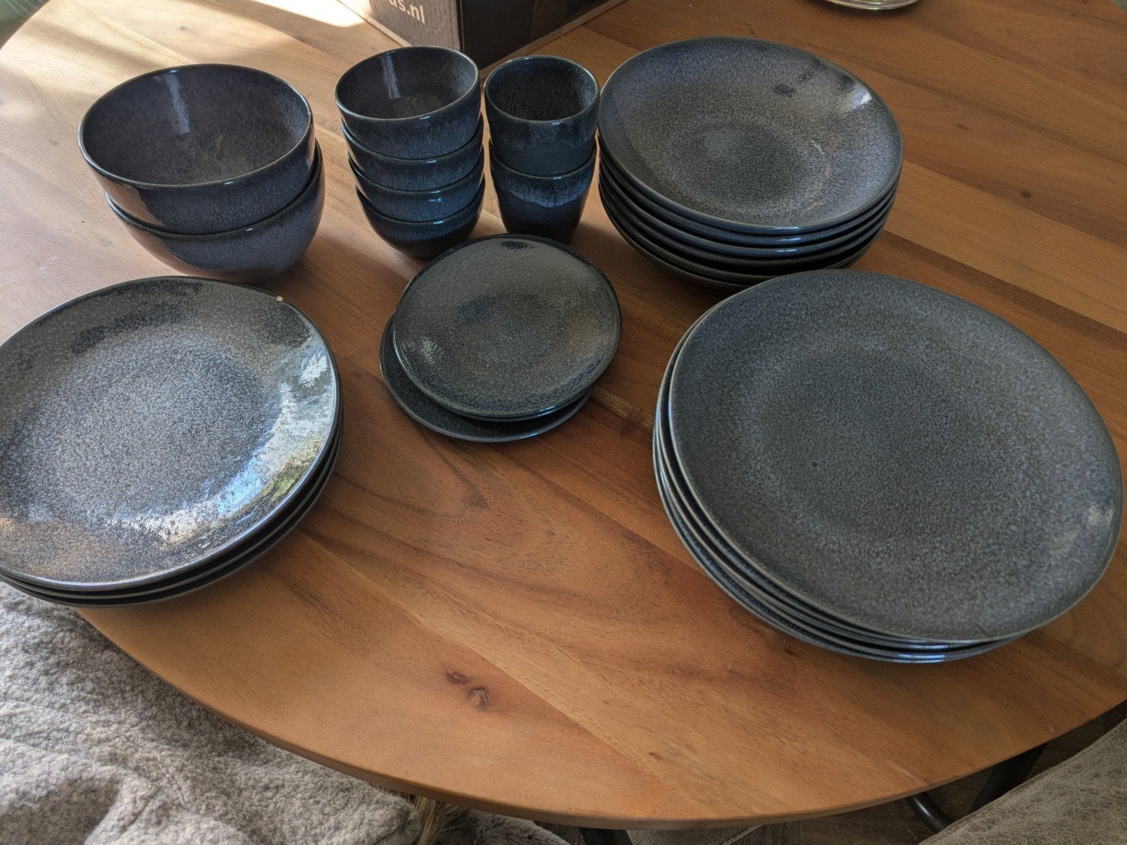 Hema servies grijs - Compleet servies, Ophalen, Hema, Keramiek, Zo goed als nieuw