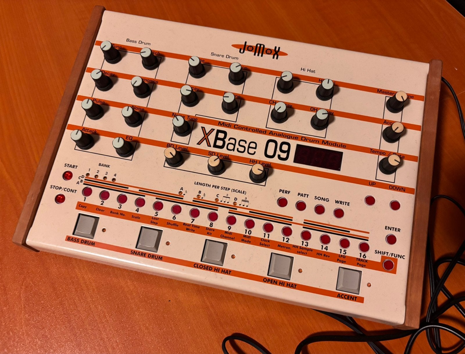 Jomox xBase 09 incl. originele voeding, Ophalen of Verzenden, Gebruikt