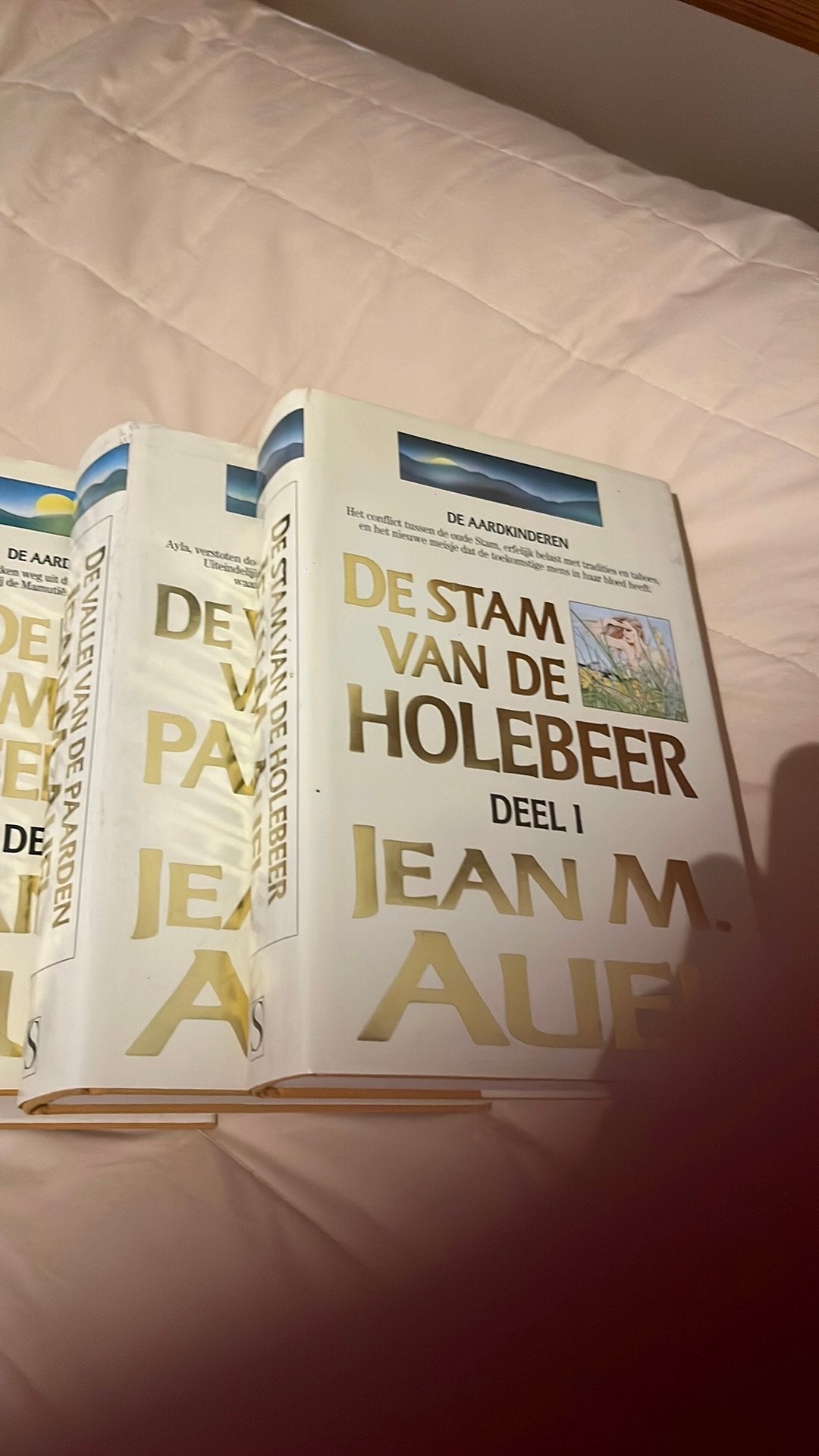 De aardkinderen, Ophalen, Zo goed als nieuw