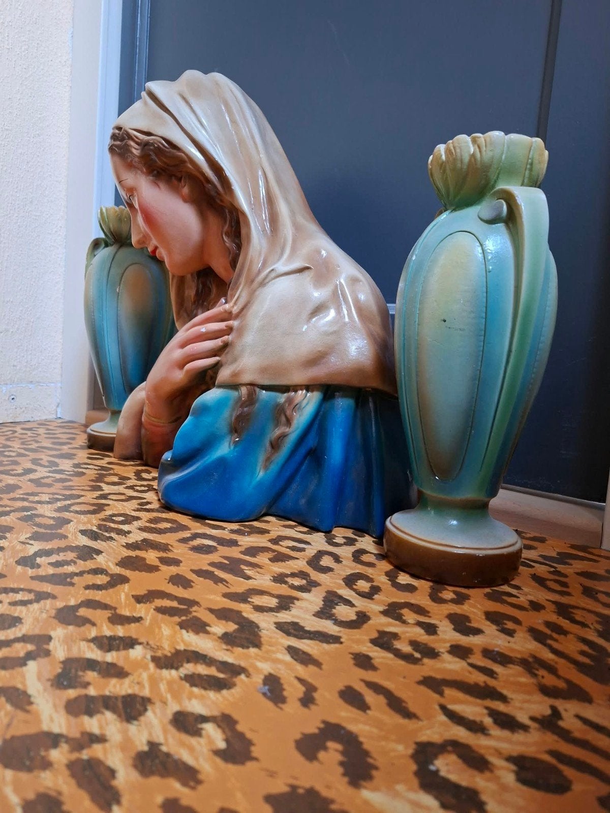 Vintage Mariabeeld - Gipsen Buste met vazen, Antiek en Kunst, Ophalen