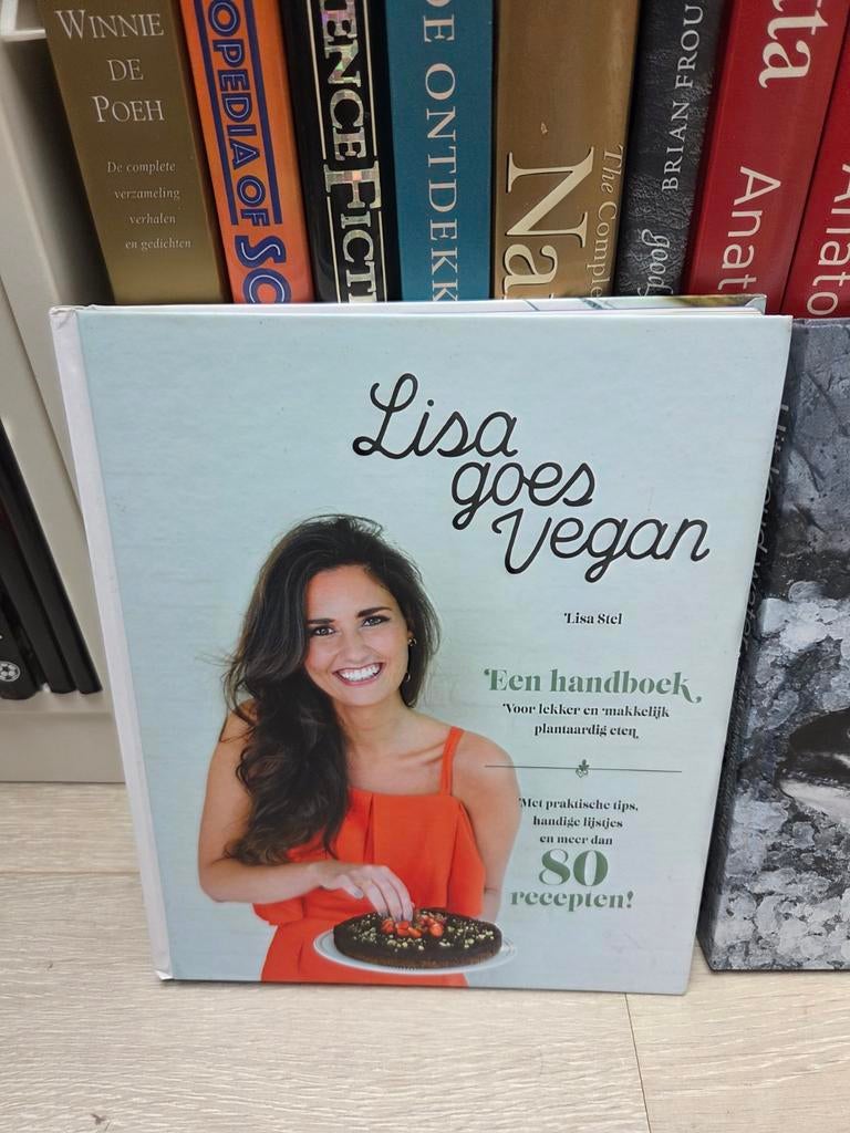 Lisa Stel - Lisa goes Vegan, Ophalen of Verzenden, Zo goed als nieuw