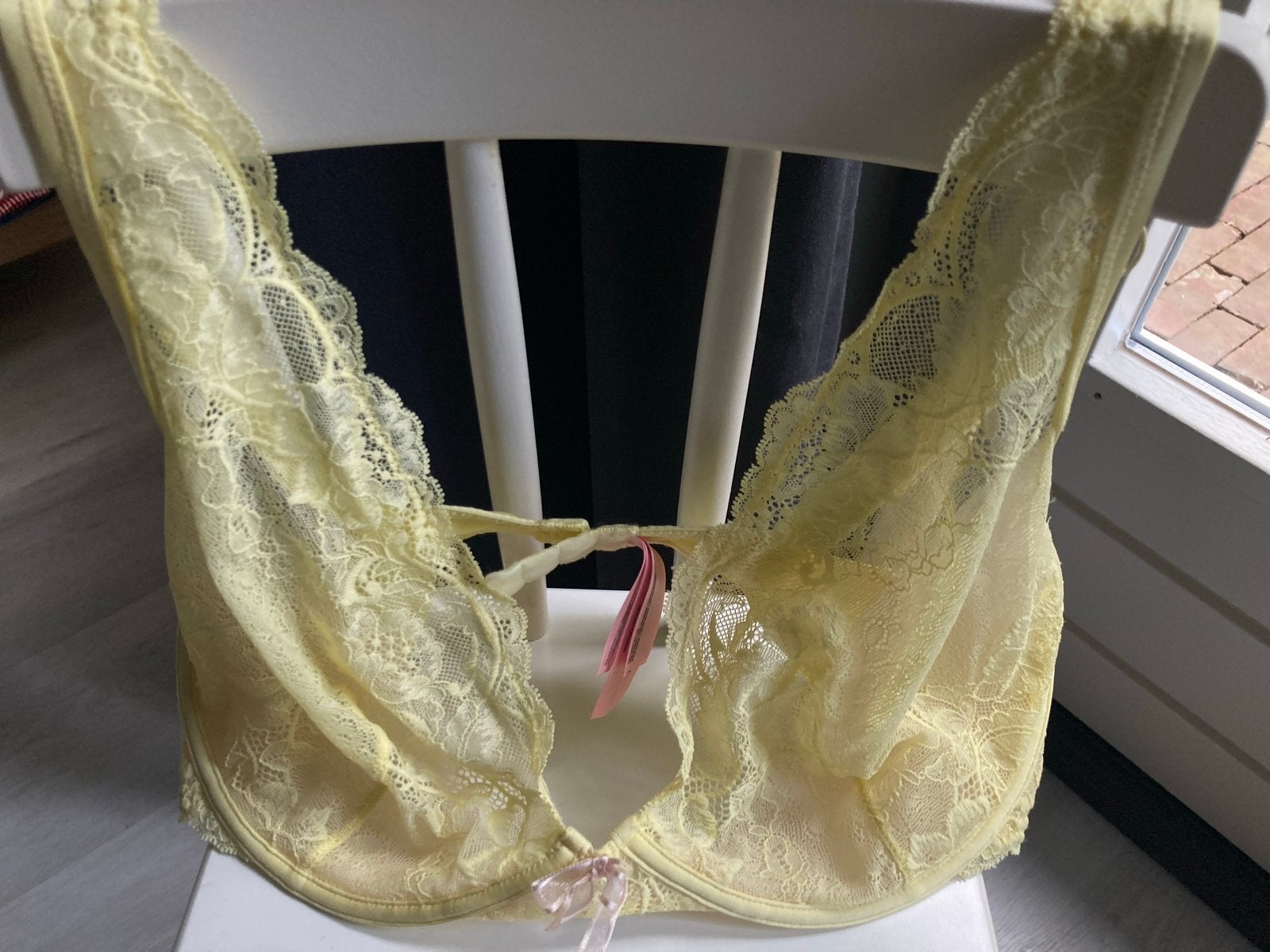 Hunkemöller kanten BH geel - nieuw (zonder kaartje) maat 85E, Ophalen of Verzenden, Geel, BH