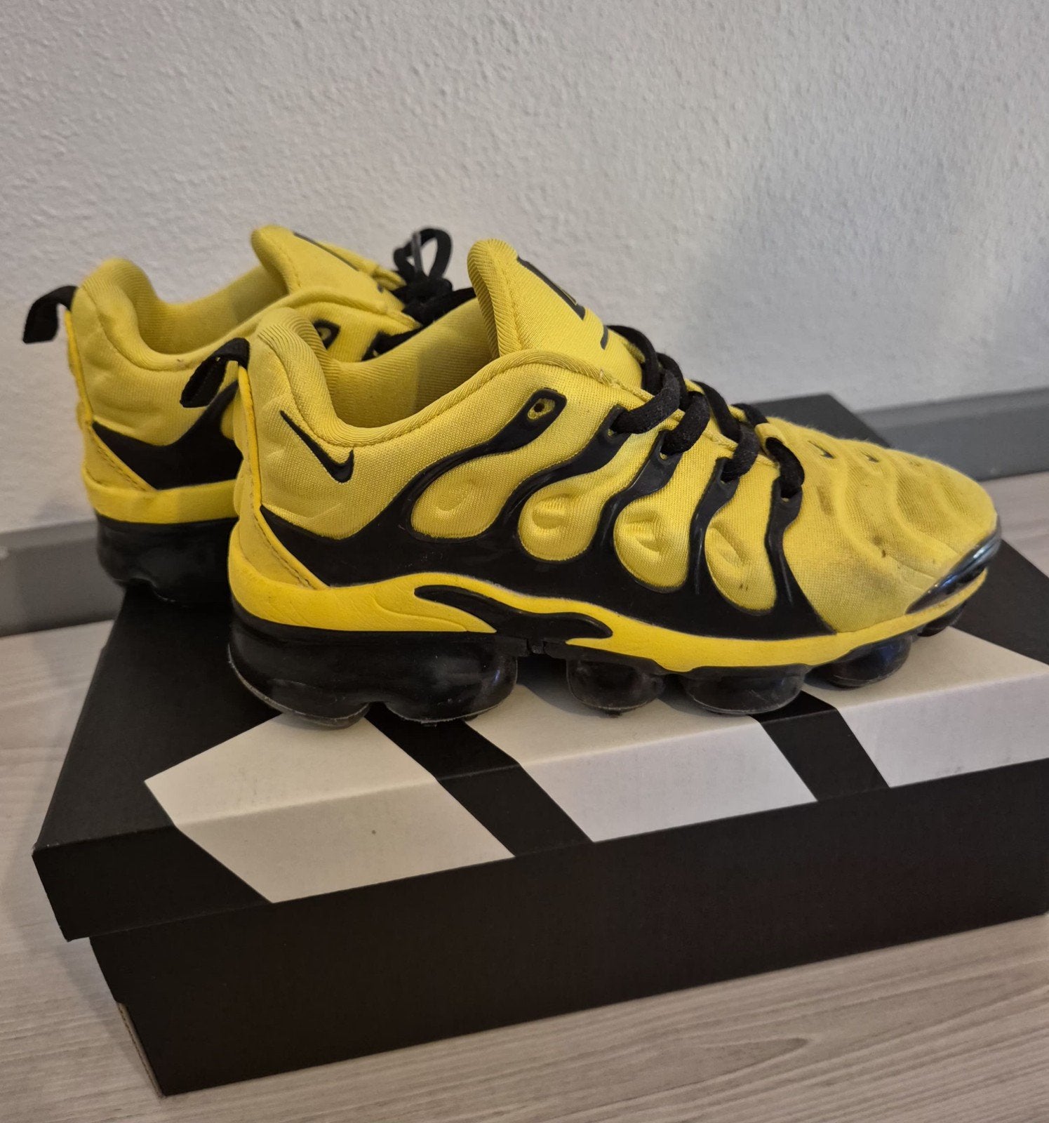 Nike Air Vapormax Plus Geel Zwart Maat 32, Ophalen, Gebruikt, Nike, Jongen of Meisje