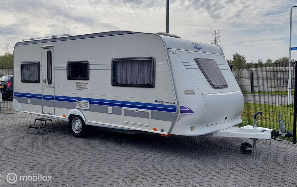 Hobby Excellent 540, ruime en mooie caravan... enkele bedden, Caravans en Kamperen, Hobby, 7 tot 8 meter, Bedrijf, 1250 - 1500 kg