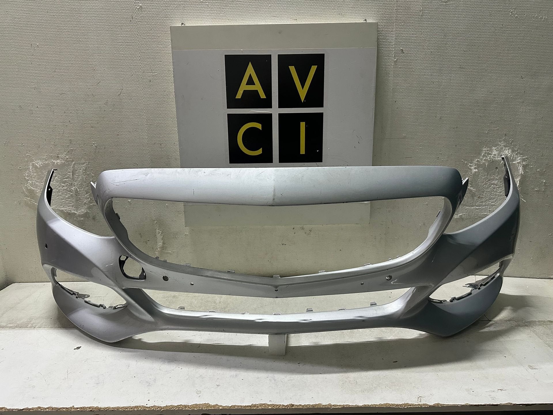 Mercedes C klasse W205  voorbumper bumper A2058800125, Gebruikt, -, Voor, Ophalen of Verzenden