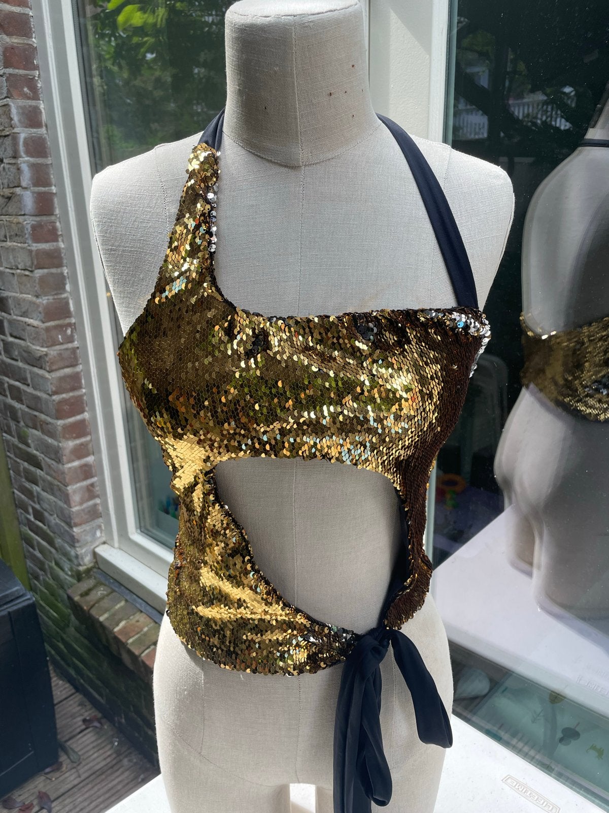 Sexy gouden pailletten top met strikdetail - Designer sample, Ophalen of Verzenden, Nieuw, Goud, Zonder mouw