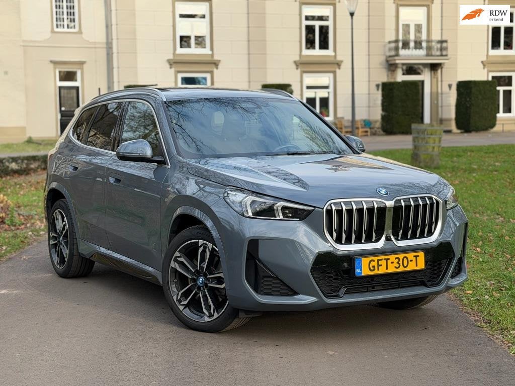 BMW X1 XDrive30e M-Sport | Carplay | Pano | Harman Kardon |, Auto's, Euro 6, 16 kWh, Bedrijf, Hybride Elektrisch/Benzine
