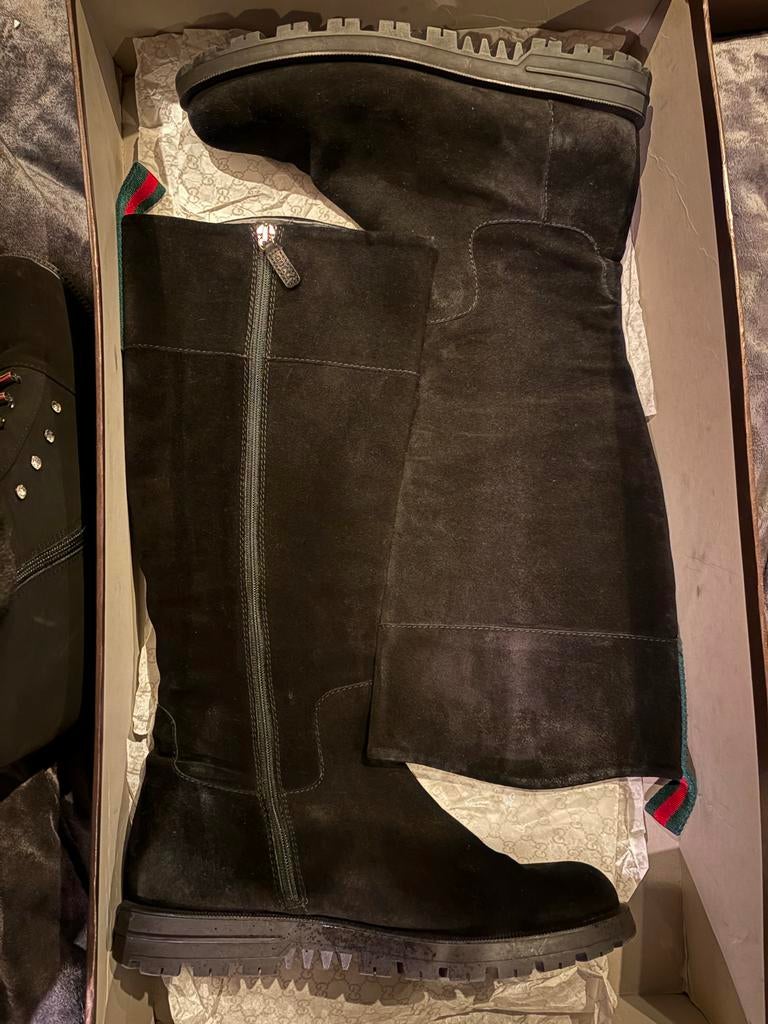 Gucci zwarte suède laarzen, maat 37, nooit gedragen, Kleding | Dames, Schoenen, Ophalen of Verzenden, Zo goed als nieuw, Zwart