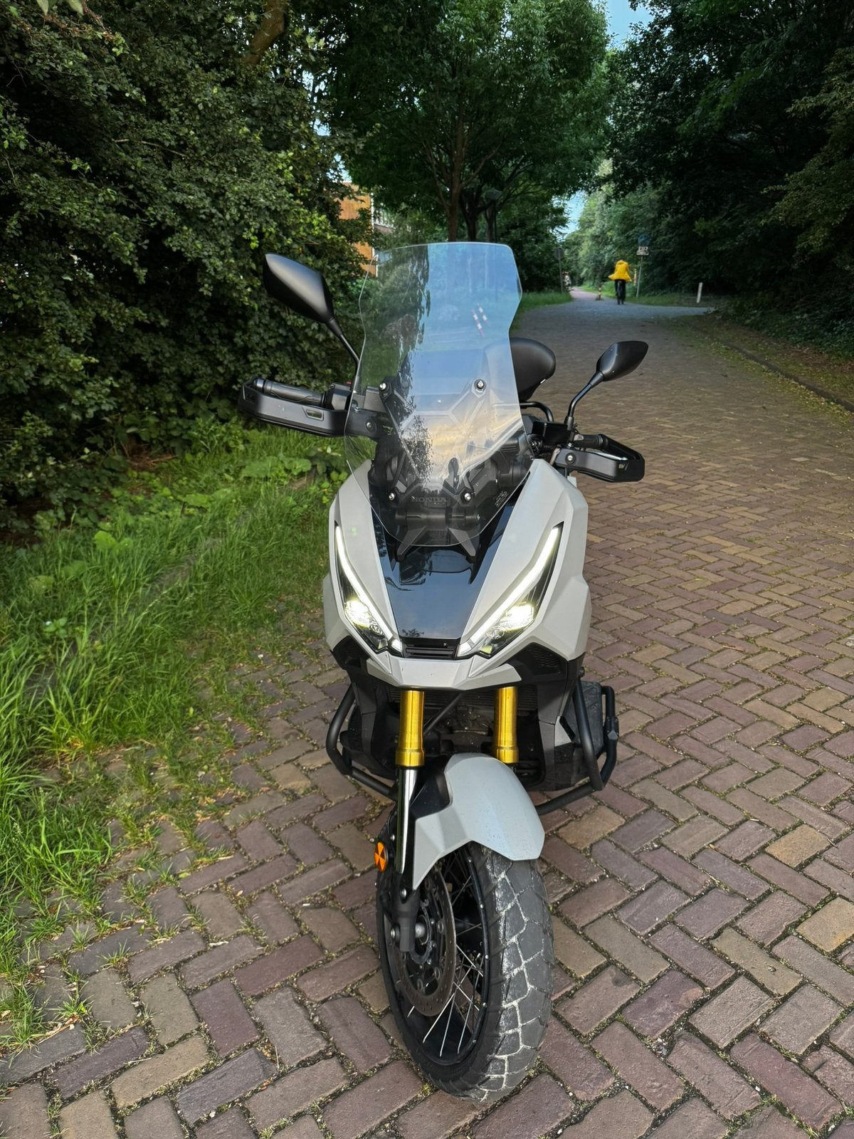 Honda x adv 750 A2 uit 09/2025, Motoren, 750 cc, Scooter, Particulier, Minimaal motorrijbewijs A2