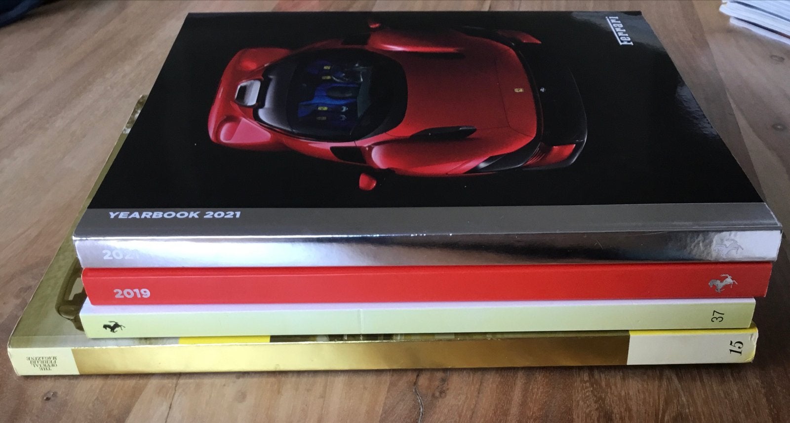 Ferrari Jaarboeken - Collectie 2011, 2017, 2019, 2021, Ophalen of Verzenden, Zo goed als nieuw, Ferrari