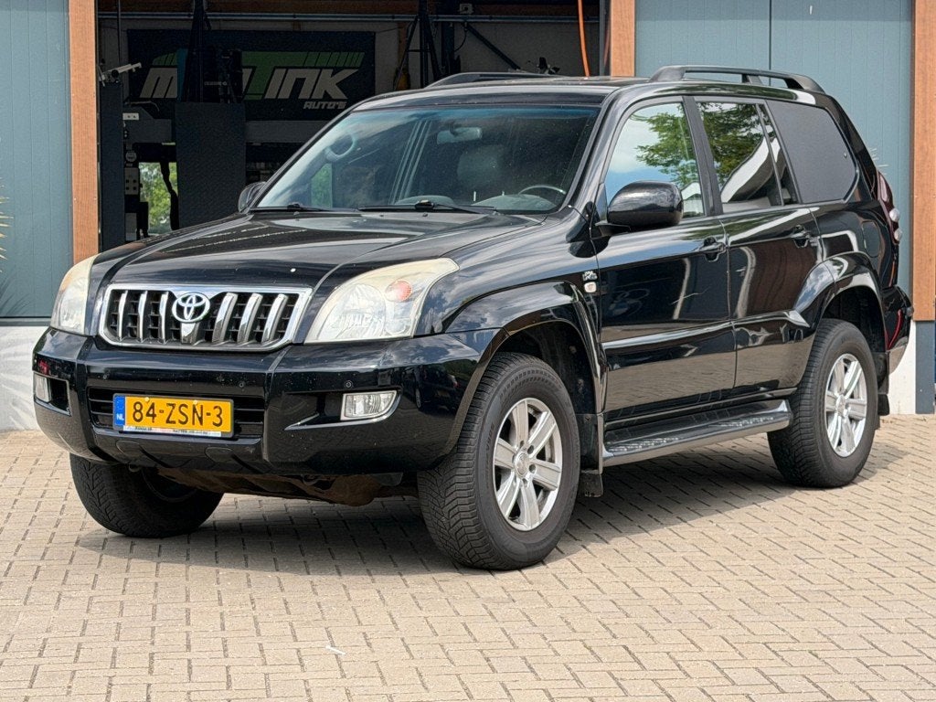 Toyota LANDCRUISER 3.0 D-4D VX 5 persoon geel kenteken!, Automaat, 1935 kg, Gebruikt, 241 €/maand