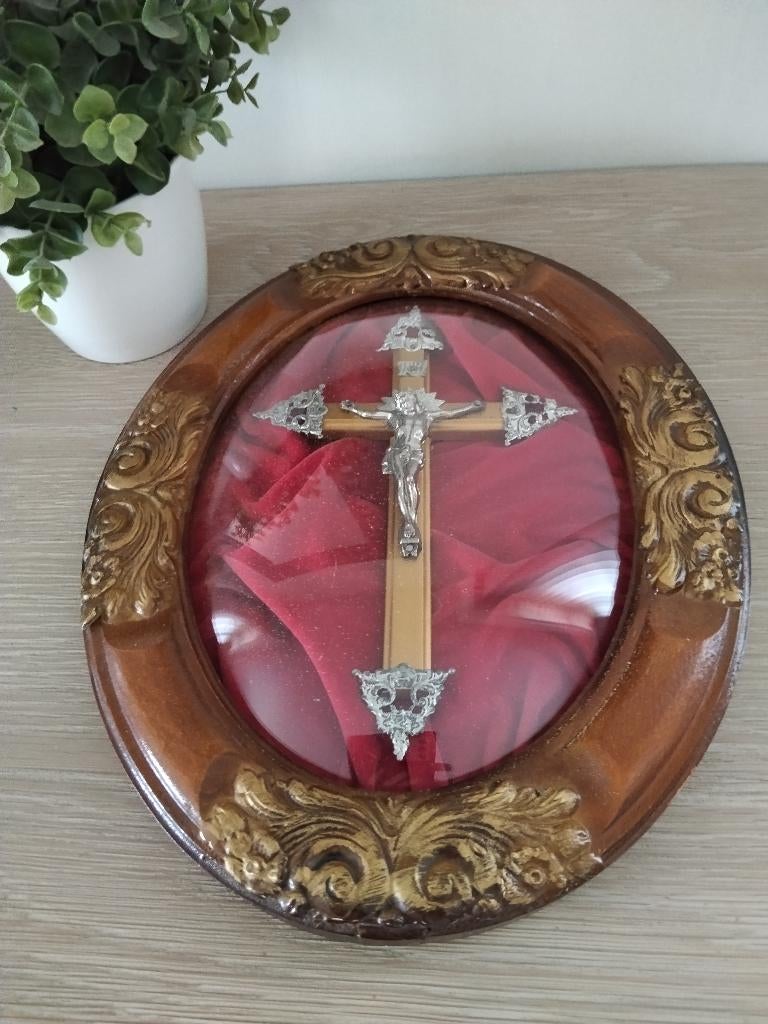 vintage ovalen houten kader met bolglas en kruis in, Ophalen of Verzenden