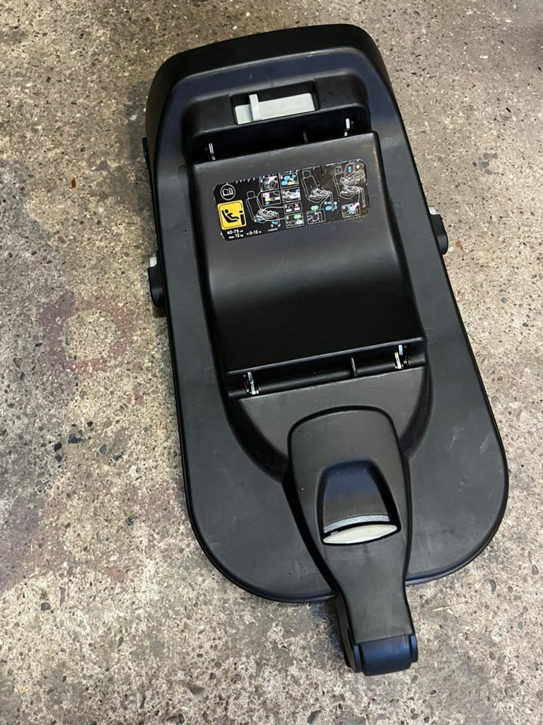 Maxi-cosi i-size universal / Cabriofix base, Kinderen en Baby's, Autostoeltjes, Ophalen of Verzenden, Zo goed als nieuw, Isofix