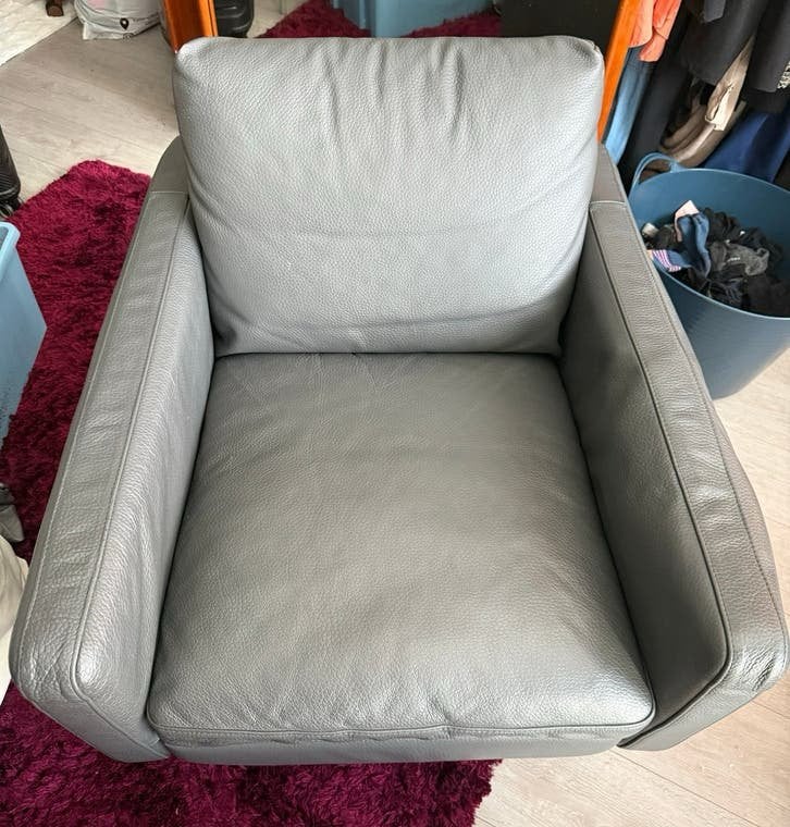 Gratis grijze leren fauteuil, Huis en Inrichting, Fauteuils, Ophalen, Gebruikt, Leer, 75 tot 100 cm