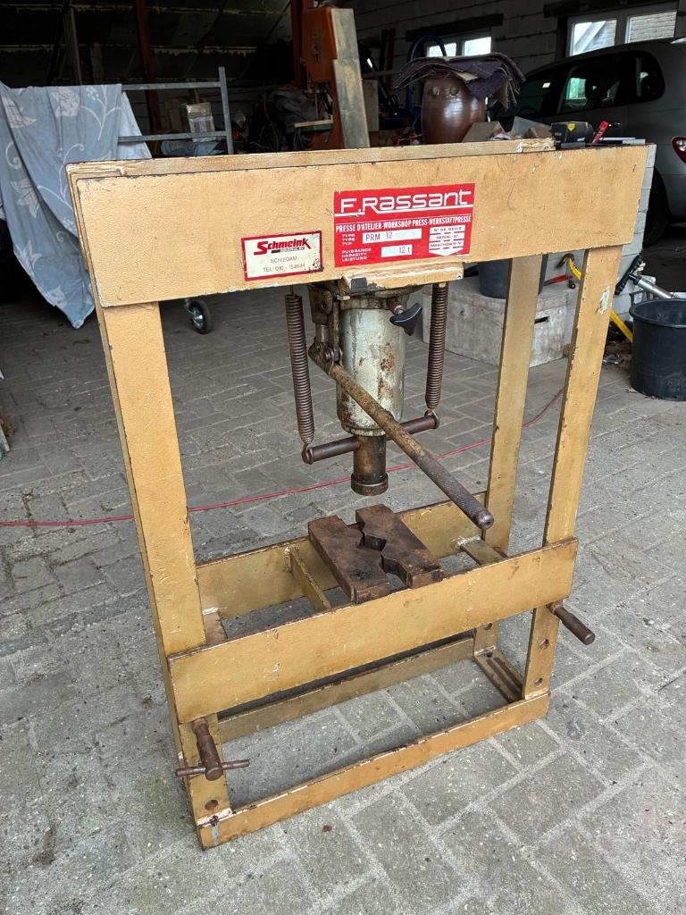 Druk uitoefenen? [] Werkplaatspers of Garagepers, Ophalen, Gebruikt
