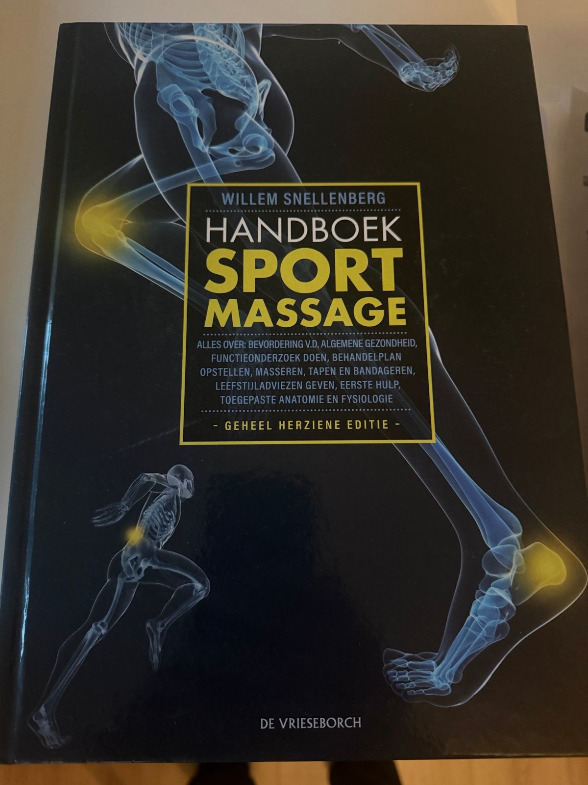 Handboek Sportmassage - Willem Snellenberg (Herziene Editie), Ophalen of Verzenden, Beta, Zo goed als nieuw, MBO