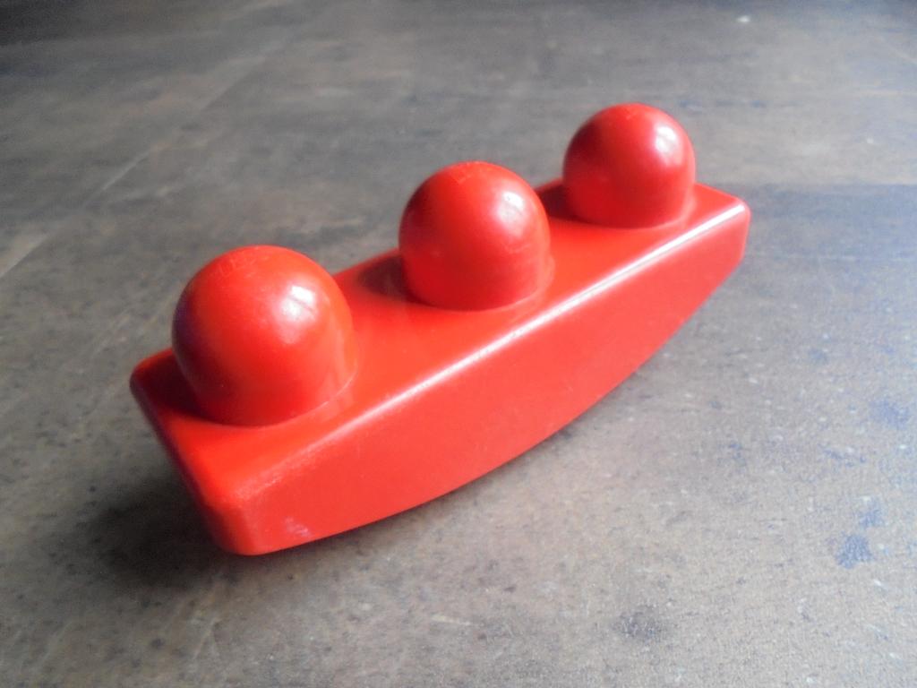 Lego Primo Brick 1x3 Curved Bottom (zie foto's), Ophalen of Verzenden, Gebruikt, Losse stenen, Lego Primo