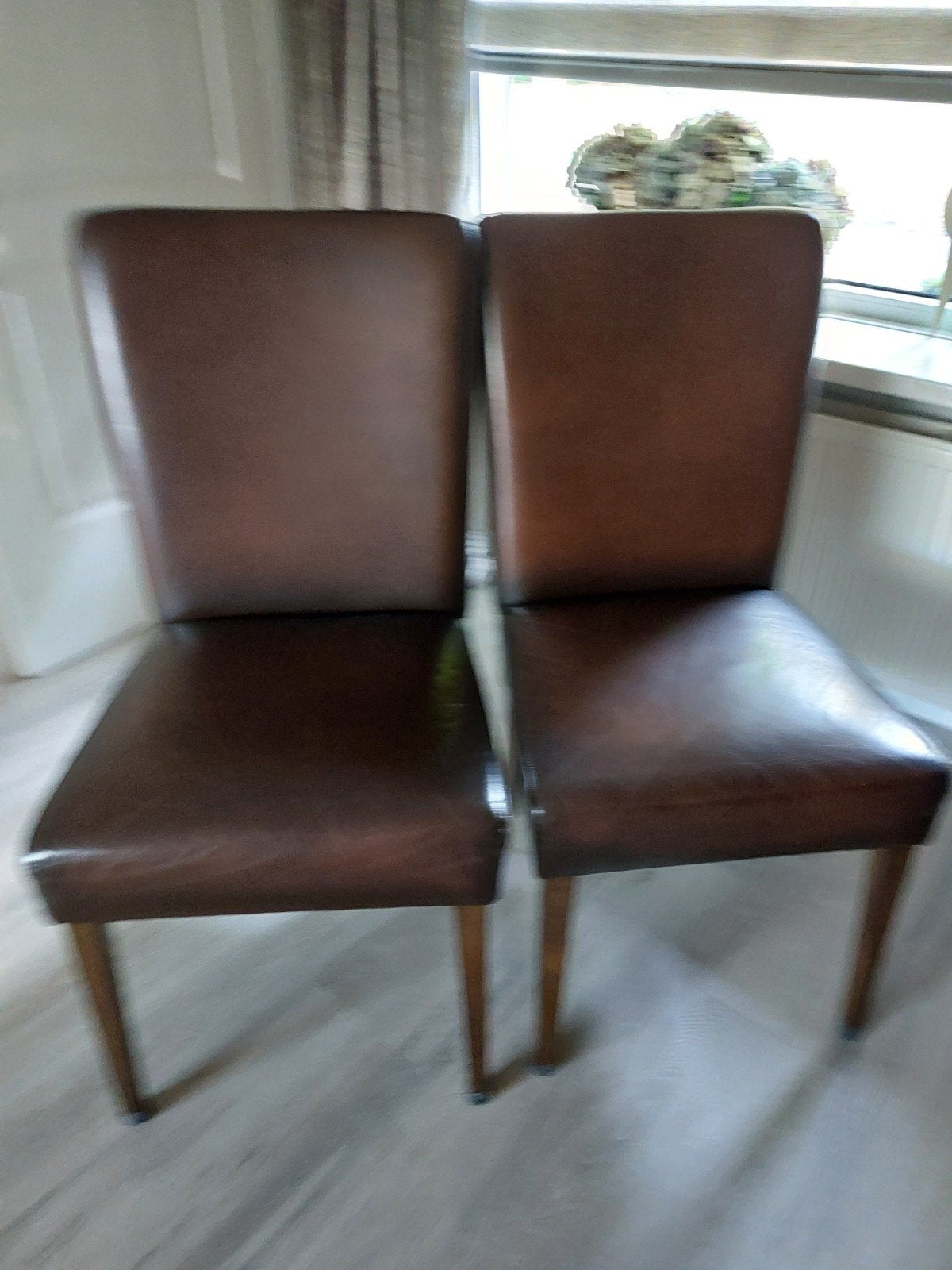 4 super mooie bruin LEREN eettafelstoelen, Ophalen, Bruin, Leer, Zo goed als nieuw