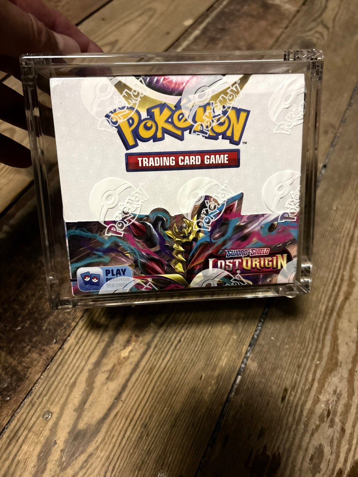 Lost Origin Boosterbox Incl Acryl (Mint), Ophalen of Verzenden, Zo goed als nieuw, Boosterbox