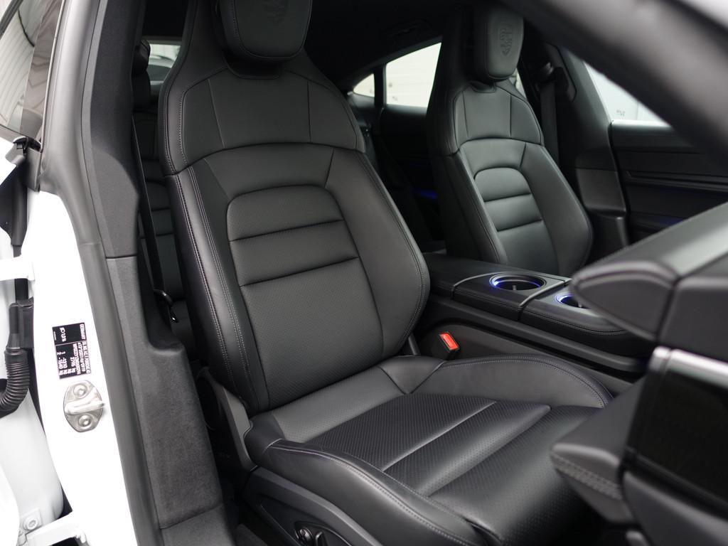 Porsche Taycan Performance 84 kWh- Sport Chrono, Warmtepomp,, Auto's, Achterwielaandrijving, Gebruikt, Met garantie (alle), 4 stoelen