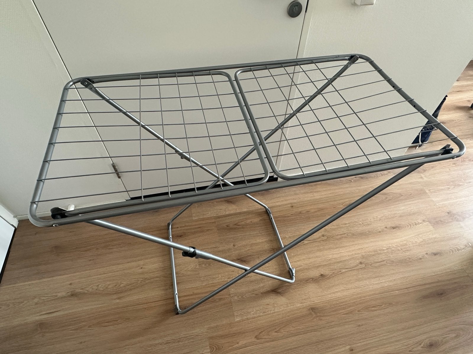 Uitschuifbaar droogrek – compact en makkelijk op te bergen, Ophalen, Zo goed als nieuw, Wasrek