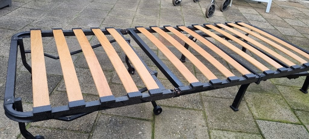 Opvouwbaar bed, Ophalen, Gebruikt, 90 cm, Eenpersoons