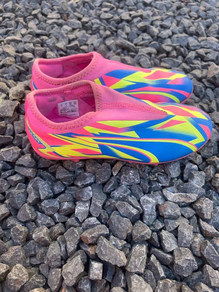 Puma voetbalschoenen maat 33 - Felgekleurd, Ophalen of Verzenden, Zo goed als nieuw, Schoenen