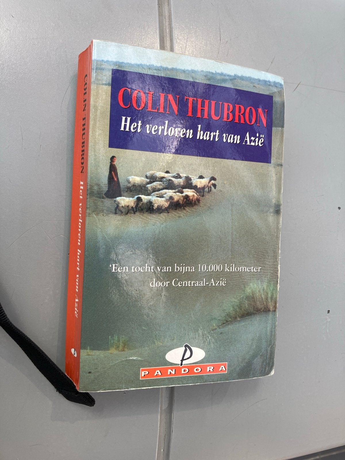 Het verloren hart van Azië - Colin Thubron, Boeken, Ophalen of Verzenden, Reisgids of -boek, Azië, Gelezen