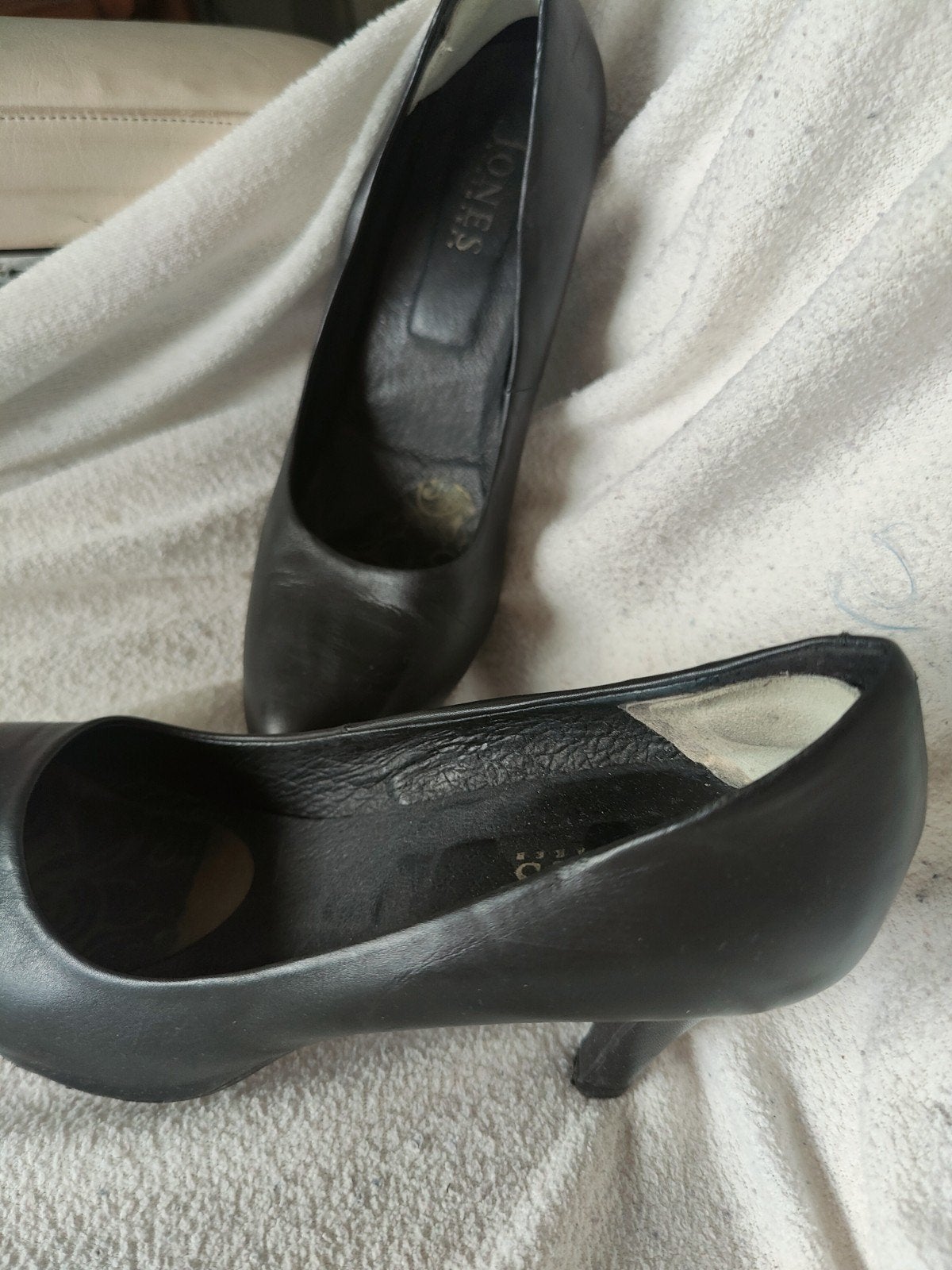 Zwarte pump, Ophalen of Verzenden, Zo goed als nieuw, Zwart