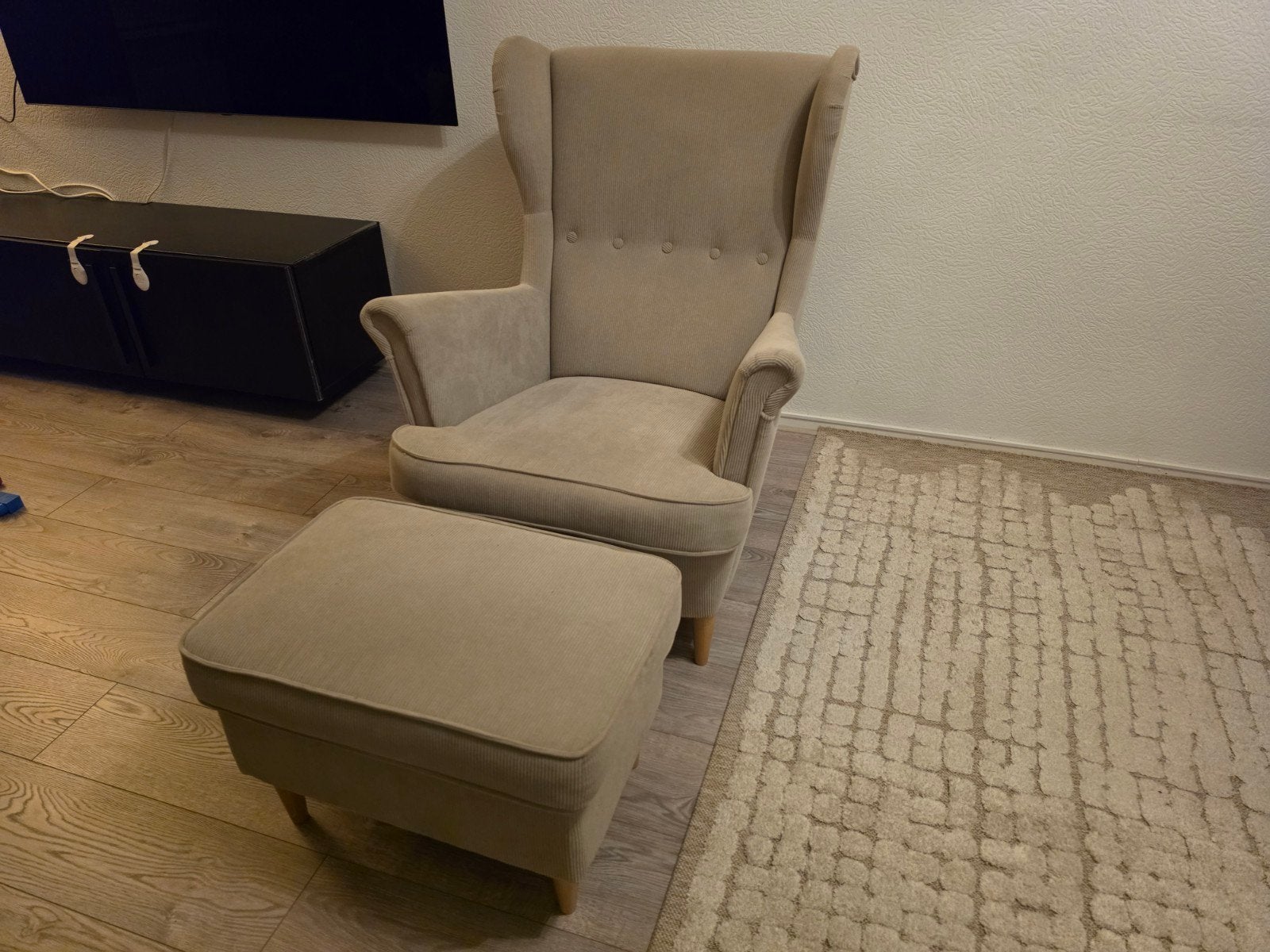 IKEA Strandmon fauteuil met voetenbank - Zo goed als nieuw, Ophalen, Overige kleuren, Zo goed als nieuw, Stof