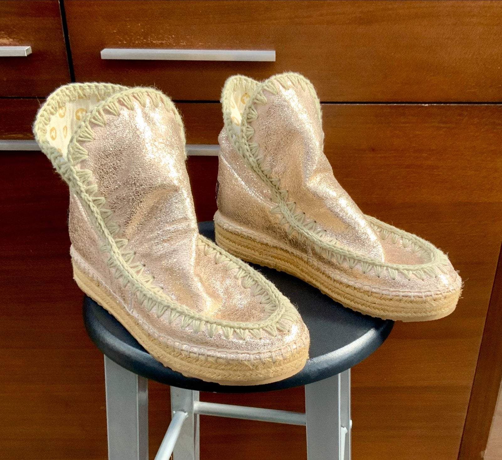 Mou Snowboots maat 39 - Pure luxe voor de voeten!, Kleding | Dames, Schoenen, Ophalen of Verzenden, Zo goed als nieuw, Overige kleuren