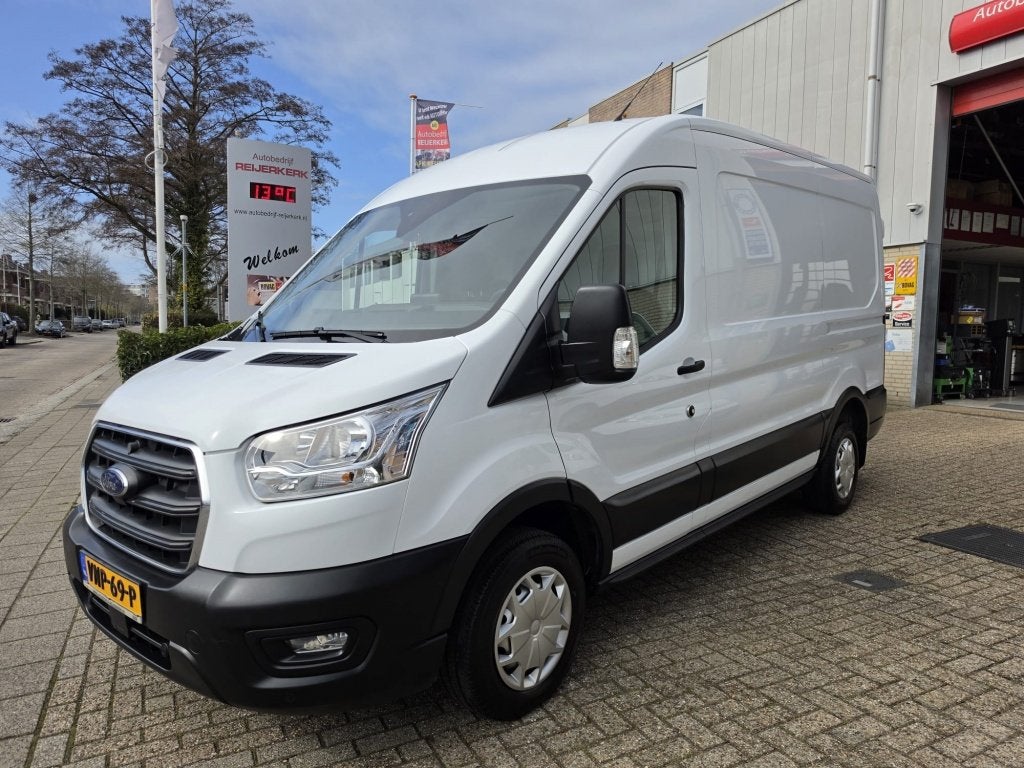 Ford Transit 310 2.0 TDCI L2H2, Trekhaak, Camera, Navigatie, Auto's, Bestelauto's, Voorwielaandrijving, 4 cilinders, Wit, Origineel Nederlands