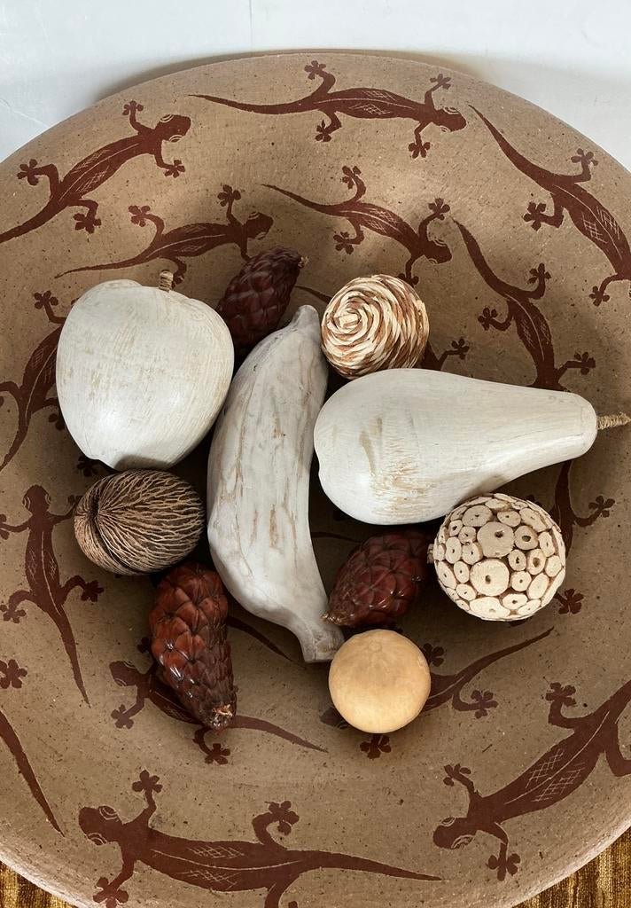 10 Stuk decoratie fruit. 3 raffia noot, 3 wit hout, 4 divers, Ophalen of Verzenden, Zo goed als nieuw