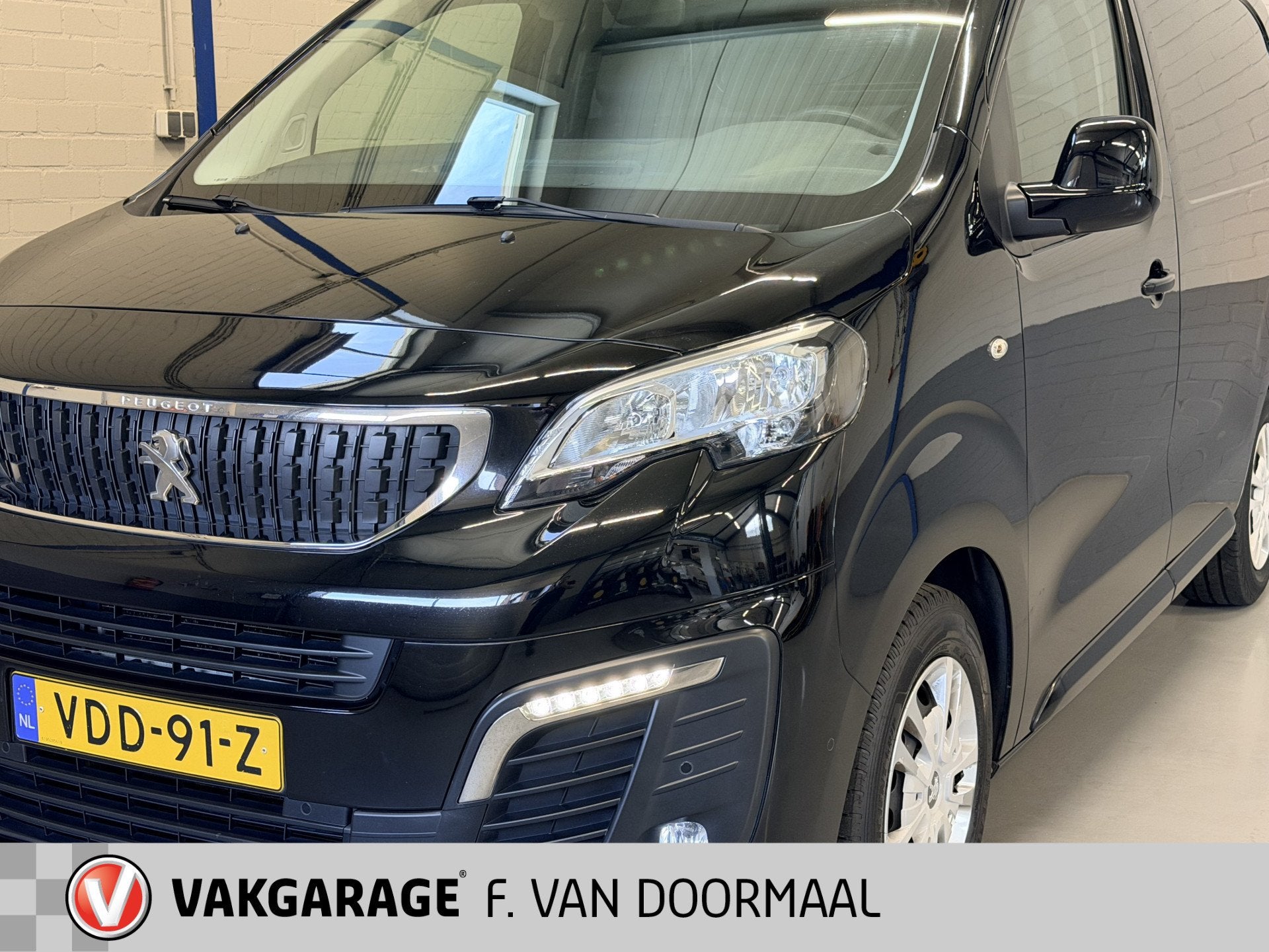 Peugeot Expert 1.5 BlueHDI 100 Compact Premium (bj 2019), Voorwielaandrijving, Gebruikt, Euro 6, 4 cilinders