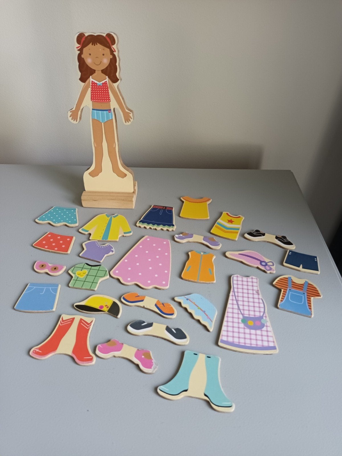 Magnetische aankleedpop speelgoed meisje om aan te kleden, Ophalen of Verzenden, Gebruikt, Overige typen