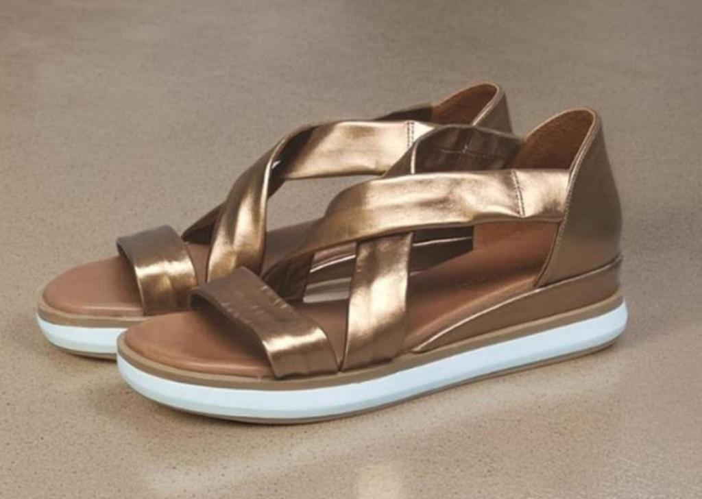 LINA LOCCHI bronskleurige Sandalen Plateauzool Maat 40, Sandalen, Verzenden, LINA LOCCHI, Zo goed als nieuw