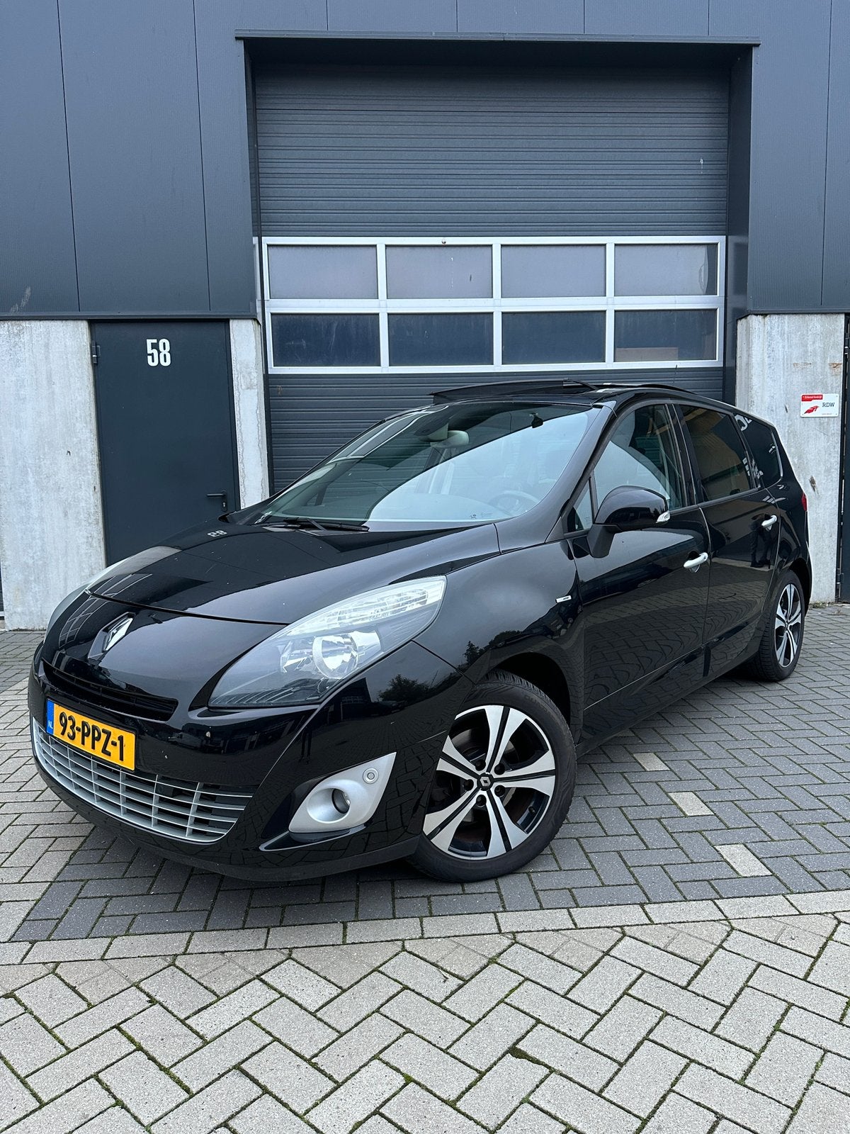 Renault Grand Scenic 1.4 TCE 96KW 7P 2011 Zwart, Auto's, Voorwielaandrijving, 4 cilinders, Zwart, Handgeschakeld