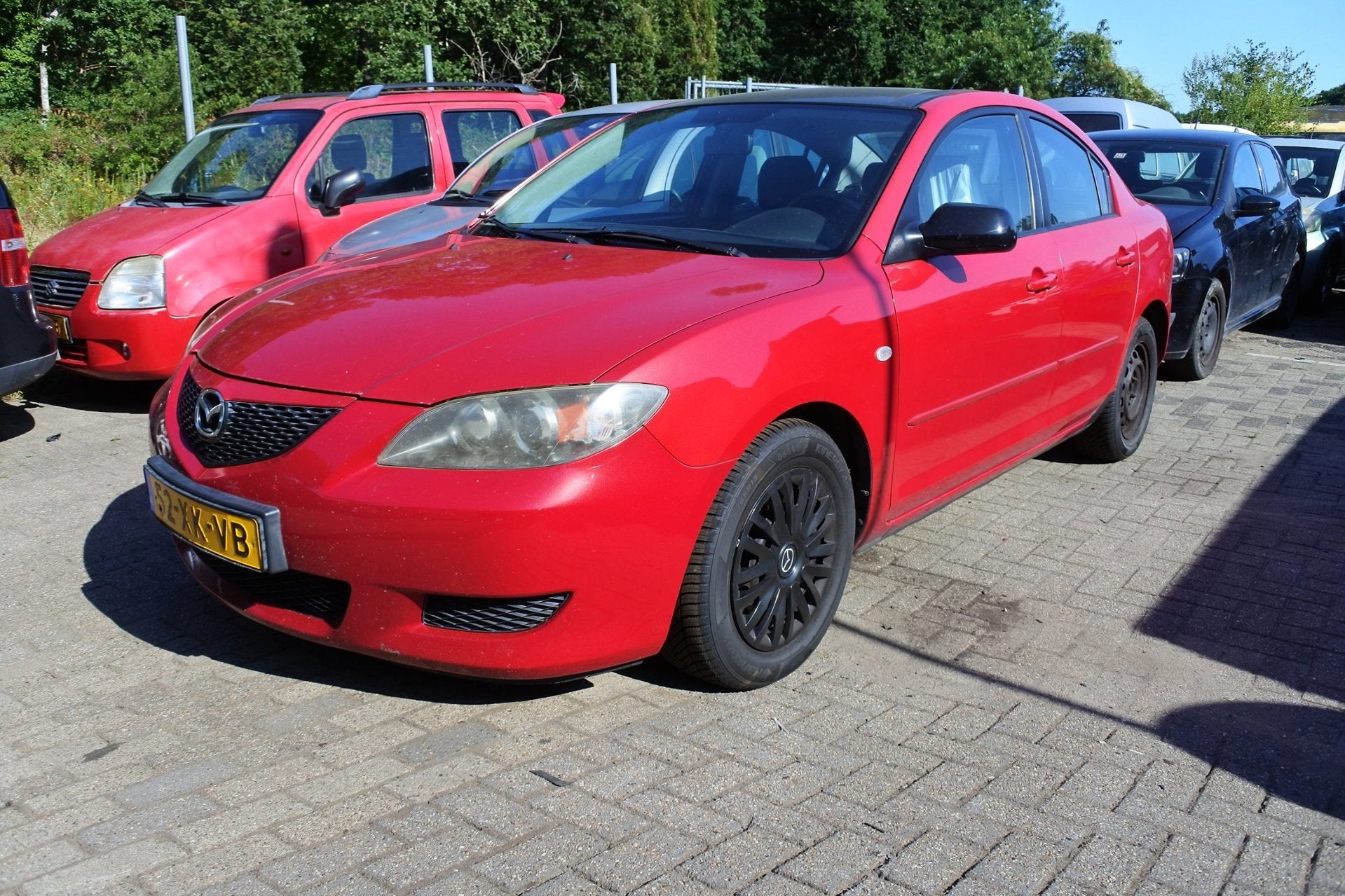 Mazda 3 1.6 sedan 150 dkm zijschade rechts 2 deuren en stijl, Handgeschakeld, 1598 cc, Benzine, Rood