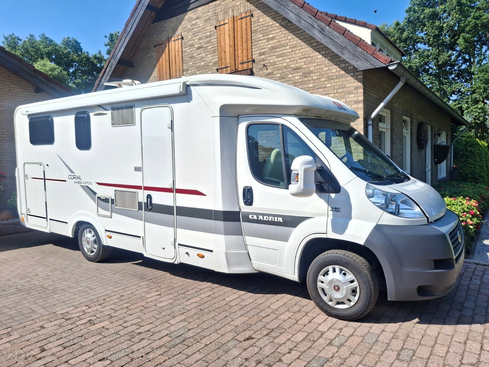 " ADRIA CORAL S 670 SL -2013- EURO 5 - 64000 KM ", Luifel, Ringverwarming, 6 tot 7 meter, Bedrijf